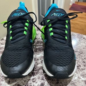 NIKE 270 SNEAKER SIZE 9.5  Black/Green Strike/White/Aquamarine IN GOOD CONDITION